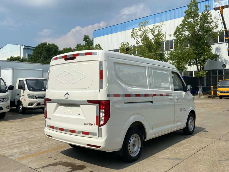 长安跨越星V3面包冷藏车