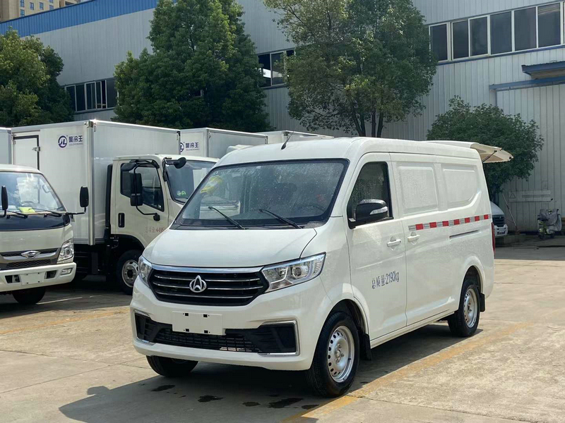 长安跨越星V3面包冷藏车