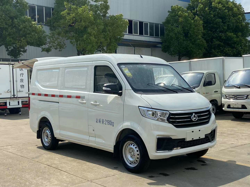 长安跨越星V3面包冷藏车